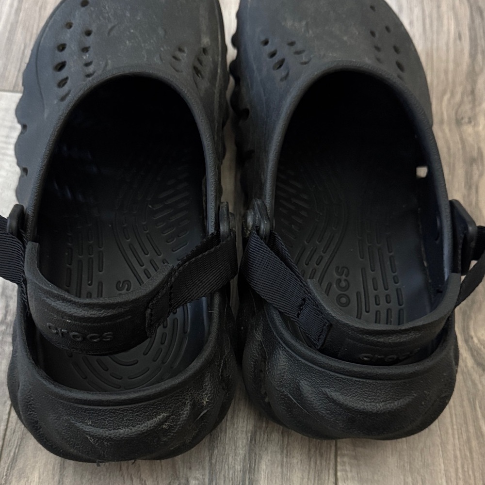 CROCS Black Textured Clogs Echo J6 - Picture 14 of 15